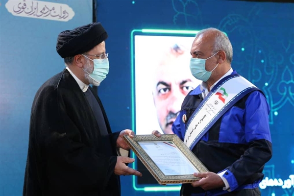 در سی و سومین جشنواره ملی تقدیر از کارگران، گروه‌های کار و واحدهای نمونه کشور رقم خورد؛ موفقیت شرکت پالایش نفت بندرعباس در کسب عنوان واحد نمونه ملی