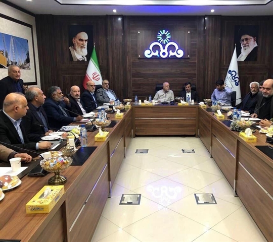 با حضور وزیر نفت وضع تولید بنزین در پالایشگاه‌های بندرعباس و ستاره خلیج فارس بررسی شد